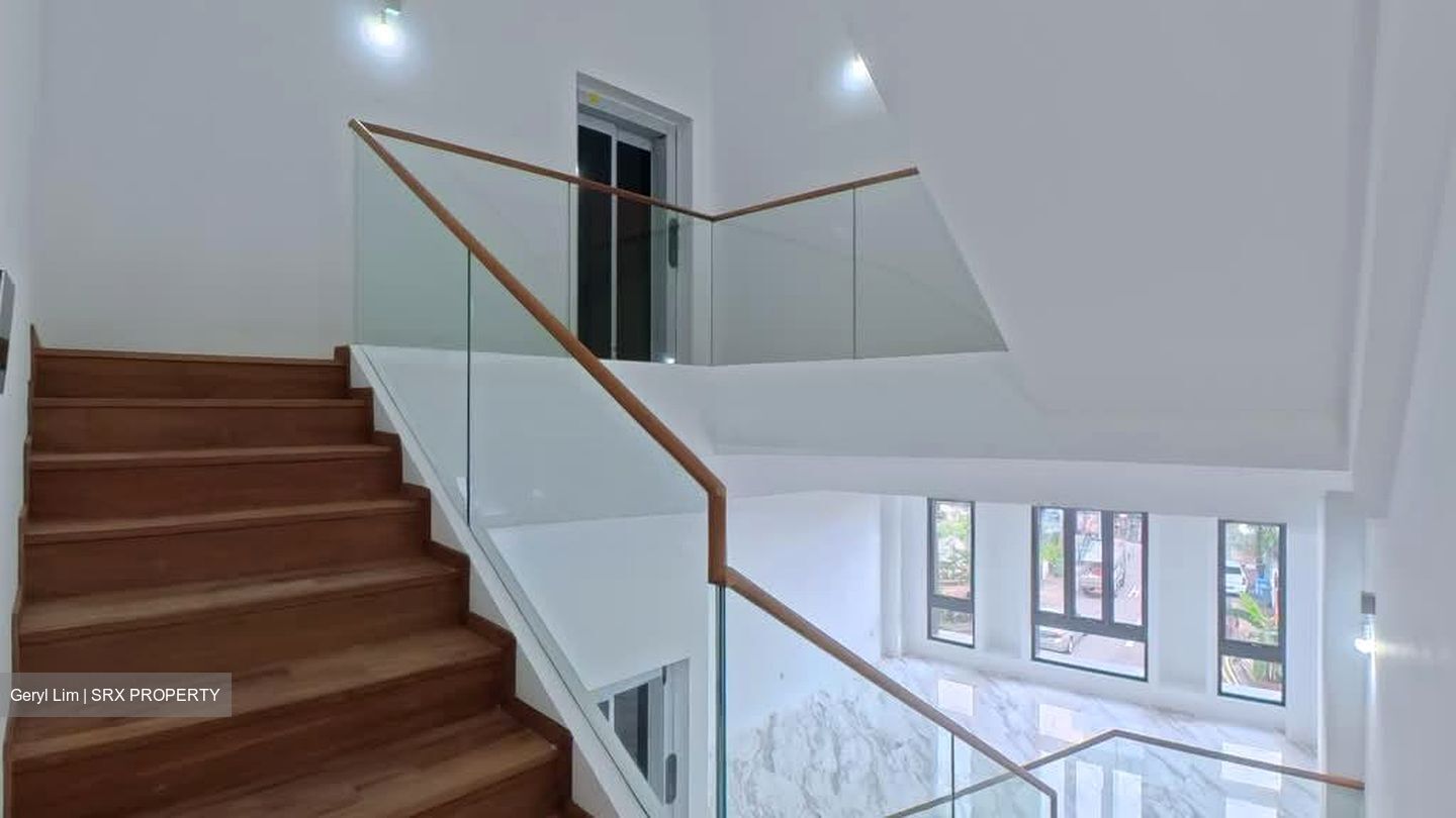 Keng Lee Road (D8), Terrace #589395611